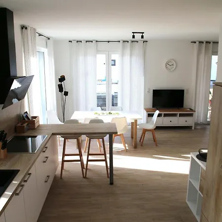 Neubau Tante Tilly Semesterbostad *